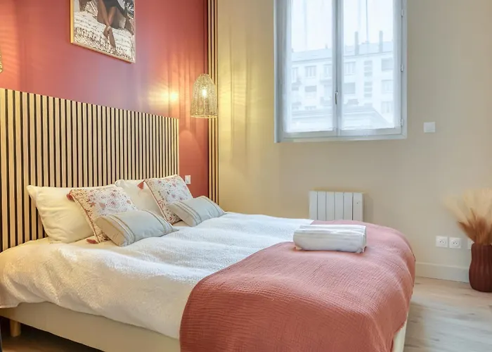 Terracotta Votre F2 Renove Avec Ascenseur Proche Cathedrale Apartmán